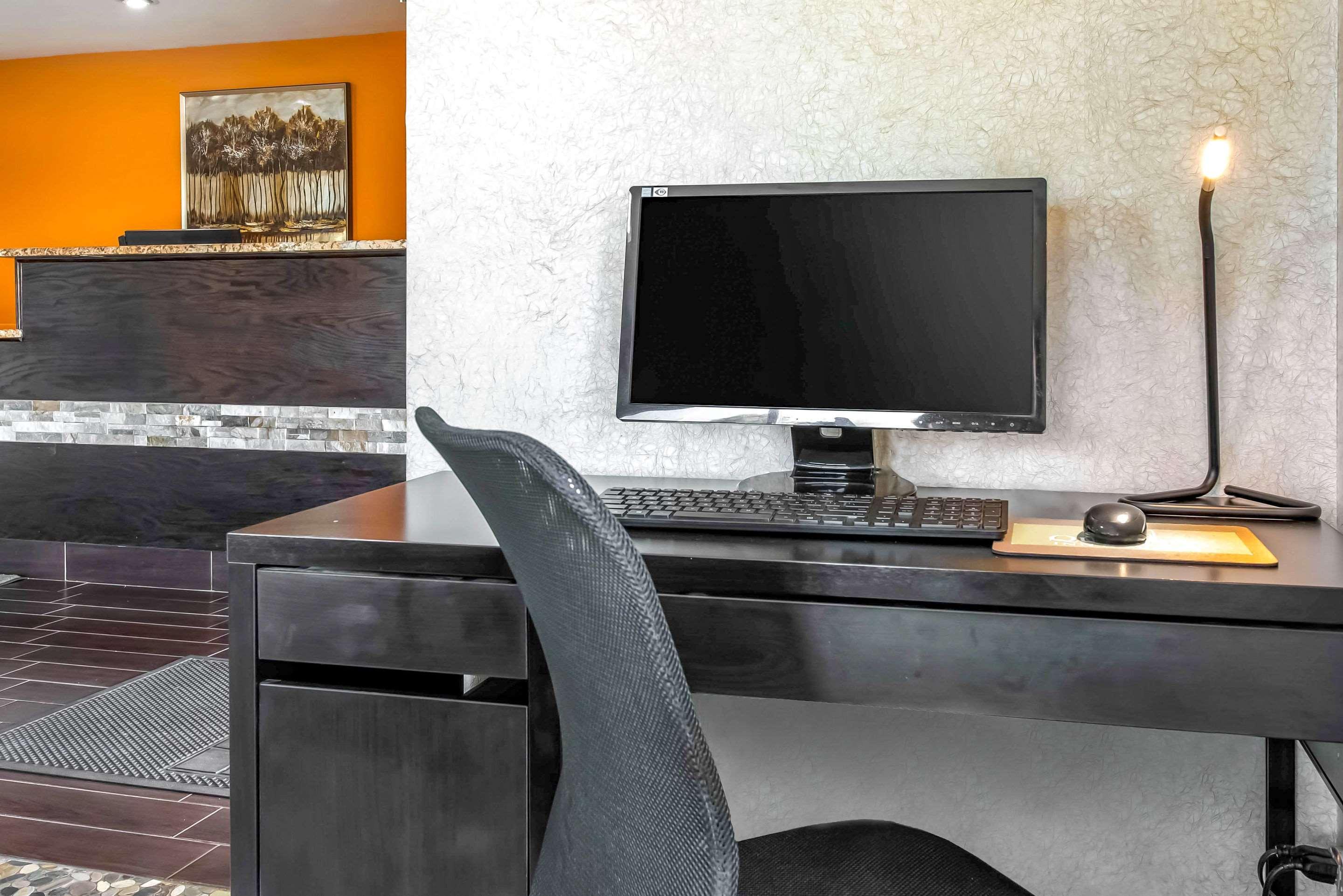 Quality Inn & Suites Brandenburg - Fort Knox Bagian luar foto