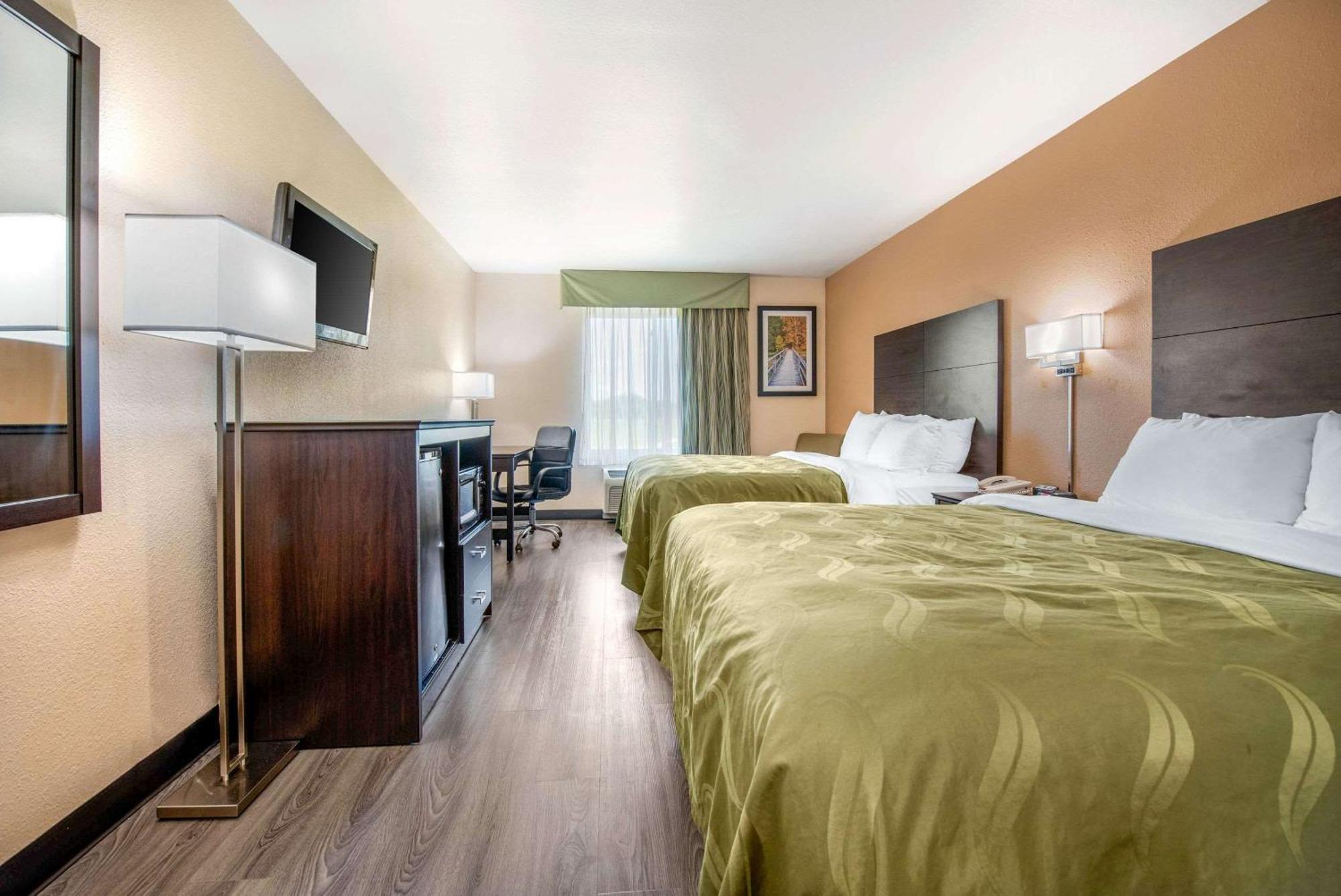 Quality Inn & Suites Brandenburg - Fort Knox Bagian luar foto