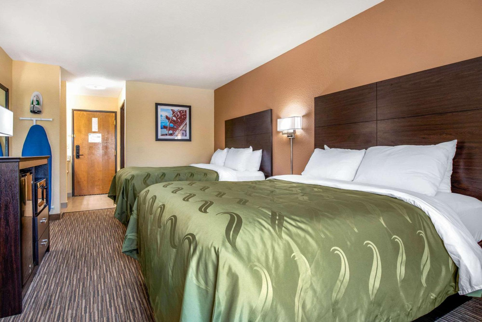 Quality Inn & Suites Brandenburg - Fort Knox Bagian luar foto