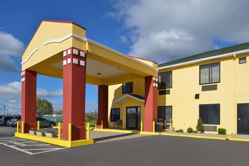 Quality Inn & Suites Brandenburg - Fort Knox Bagian luar foto