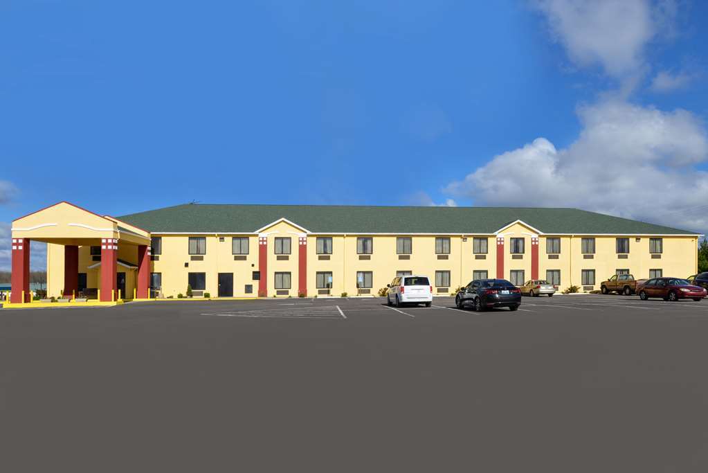 Quality Inn & Suites Brandenburg - Fort Knox Bagian luar foto