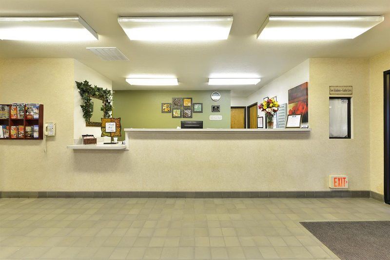 Quality Inn & Suites Brandenburg - Fort Knox Bagian luar foto