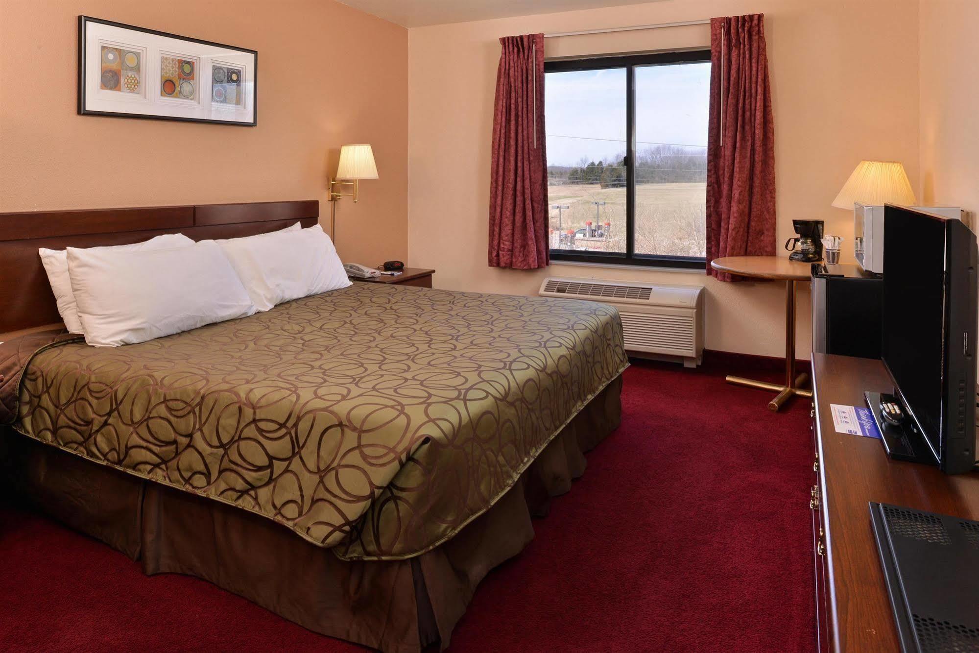 Quality Inn & Suites Brandenburg - Fort Knox Bagian luar foto