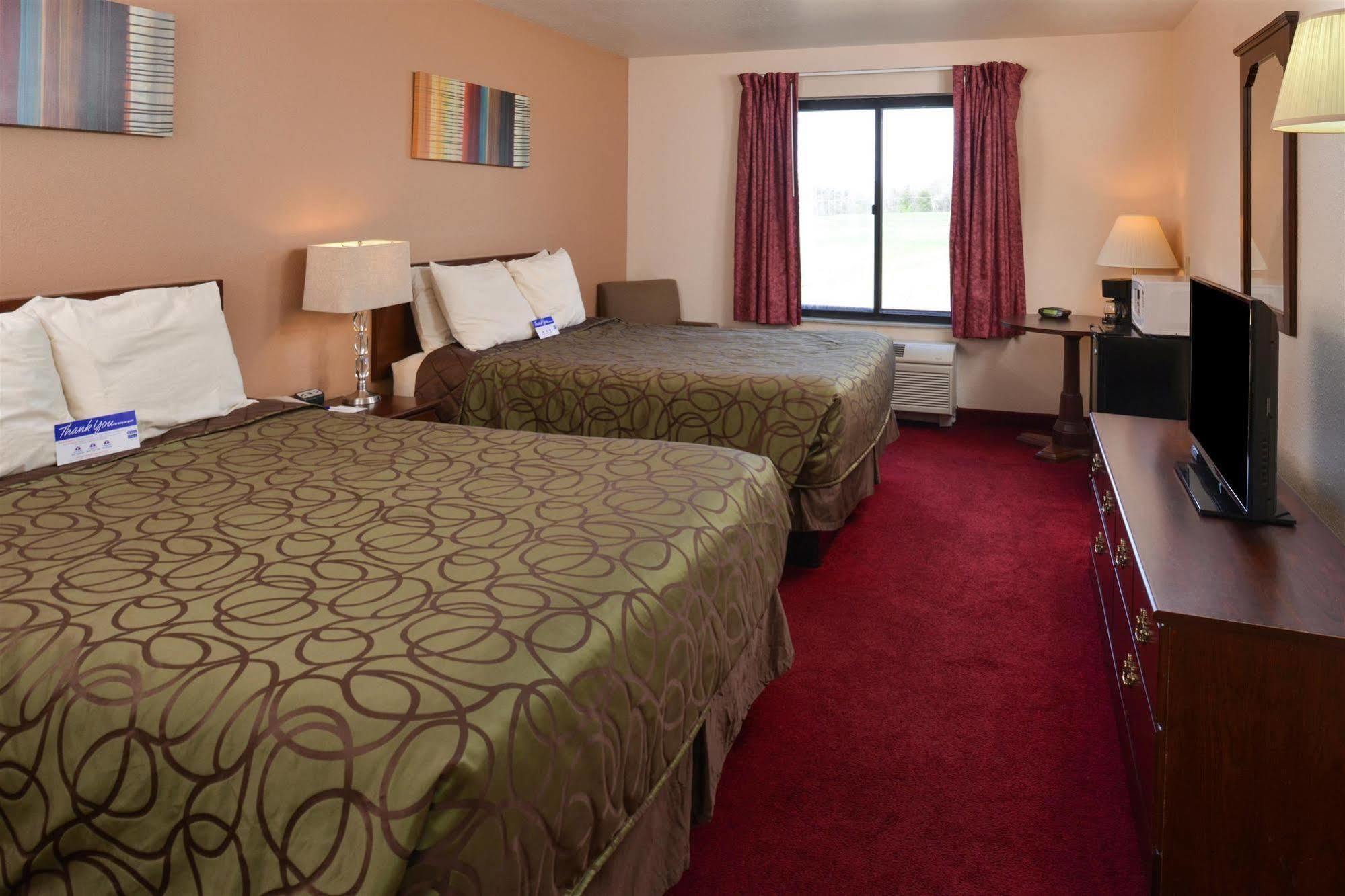 Quality Inn & Suites Brandenburg - Fort Knox Bagian luar foto